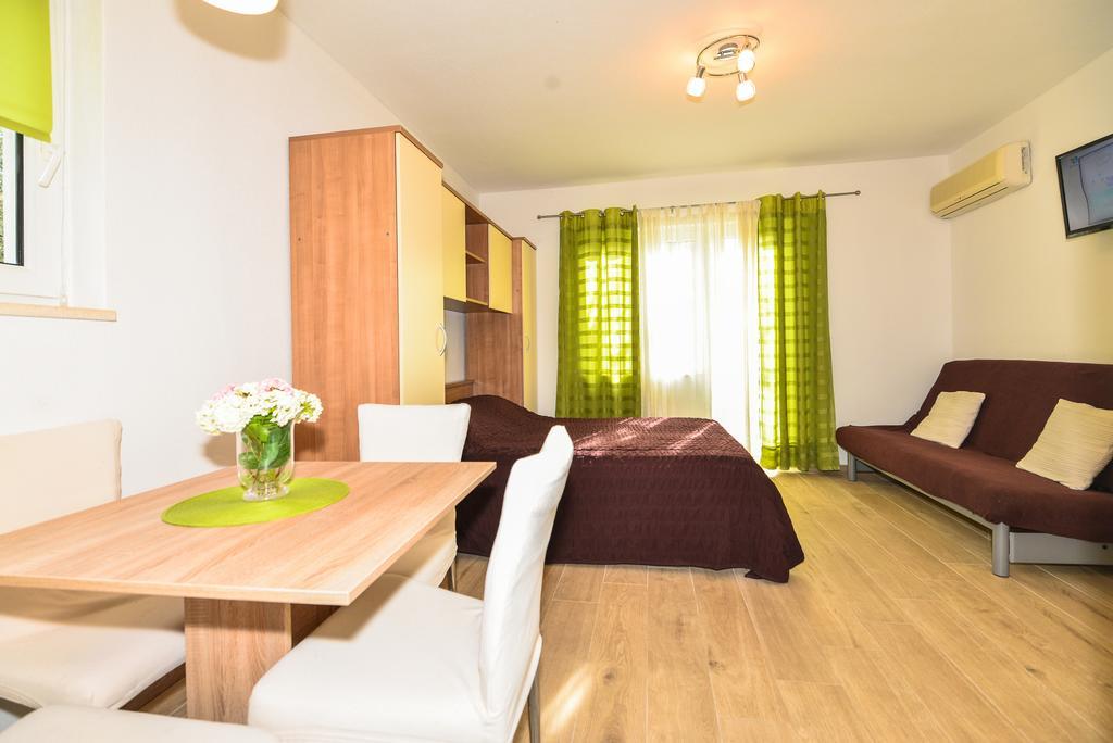 Apartments Sonja Tučepi Eksteriør billede